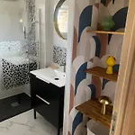 Des Tours Bed & Breakfast