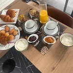 Des Tours Bed & Breakfast *