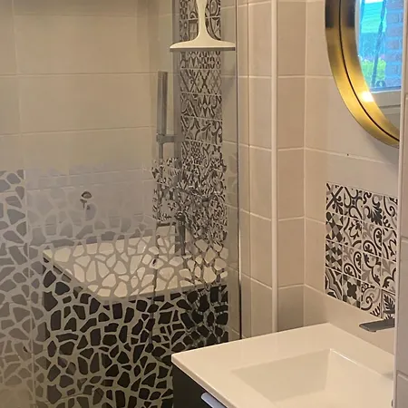 فندق مبيت وإفطار Des Tours